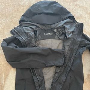 Marmot Women’s rain repellent coat
